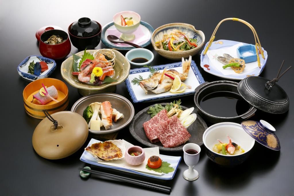 Okada Ryokan Warakutei Takajama Kültér fotó