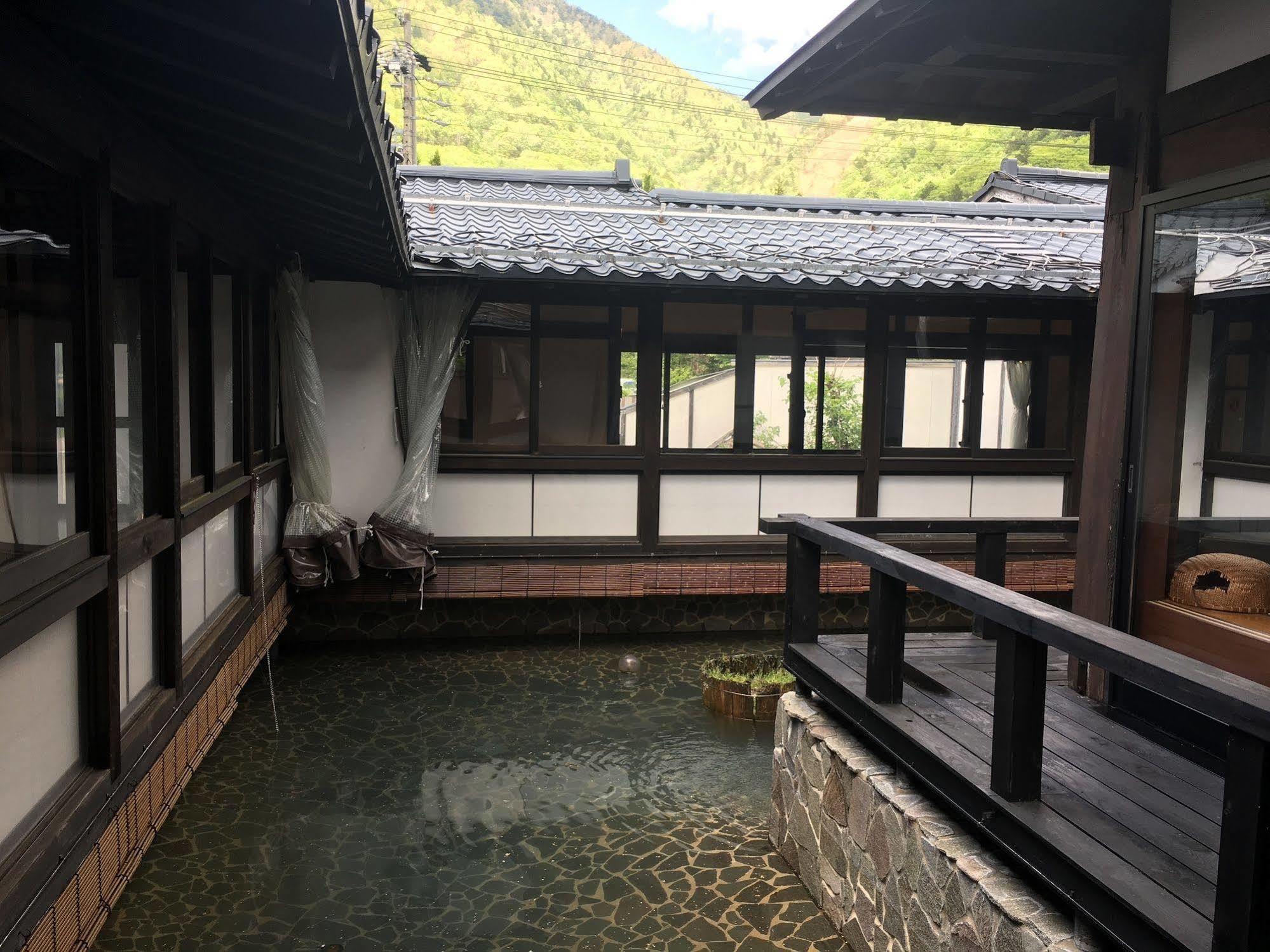Okada Ryokan Warakutei Takajama Kültér fotó