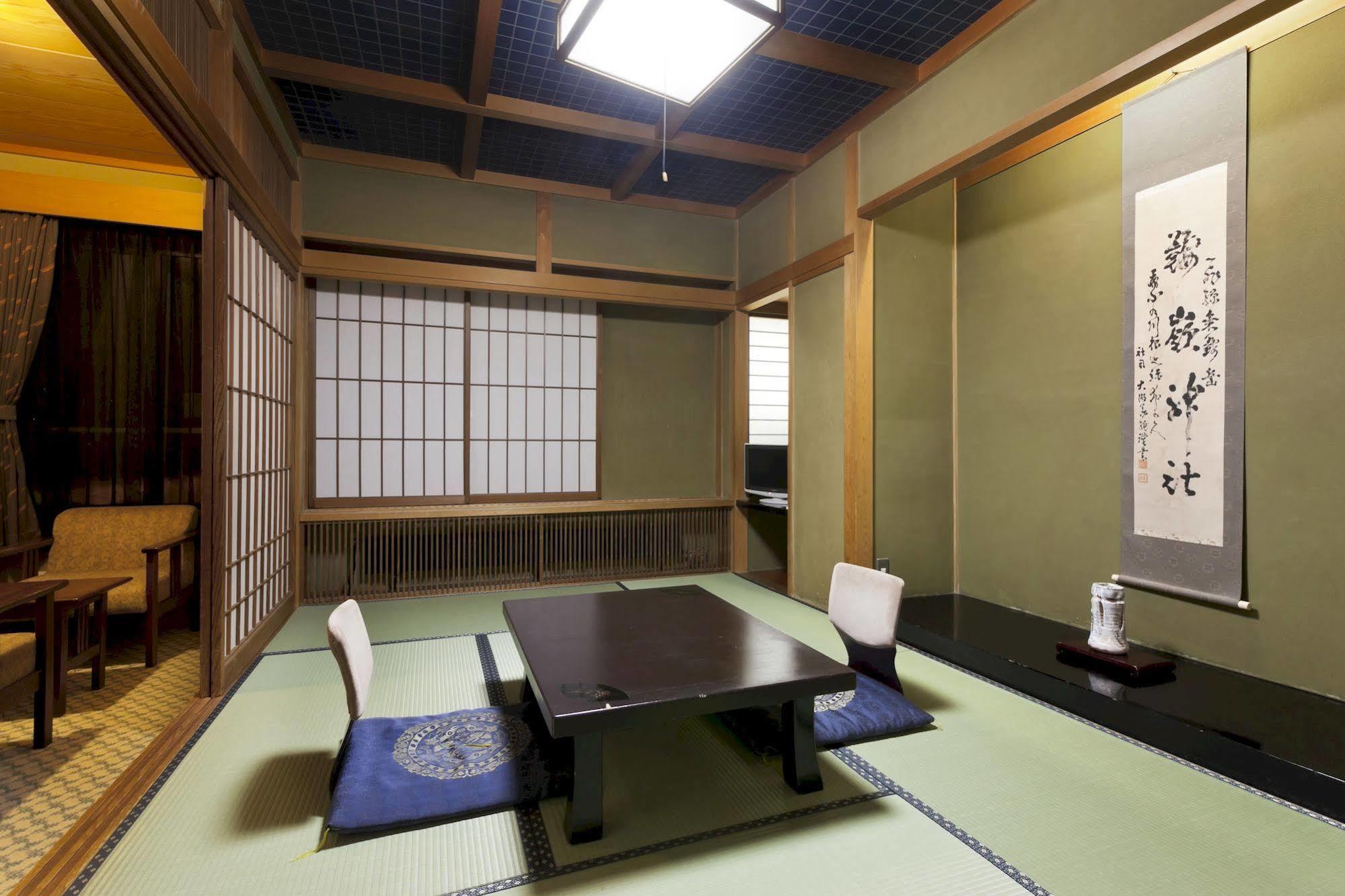 Okada Ryokan Warakutei Takajama Kültér fotó