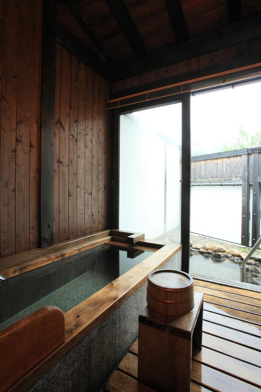 Okada Ryokan Warakutei Takajama Kültér fotó