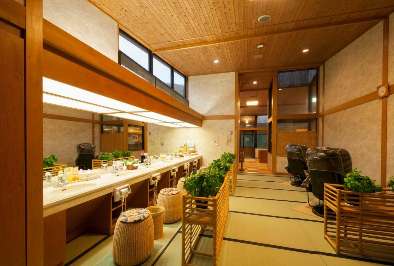 Okada Ryokan Warakutei Takajama Kültér fotó
