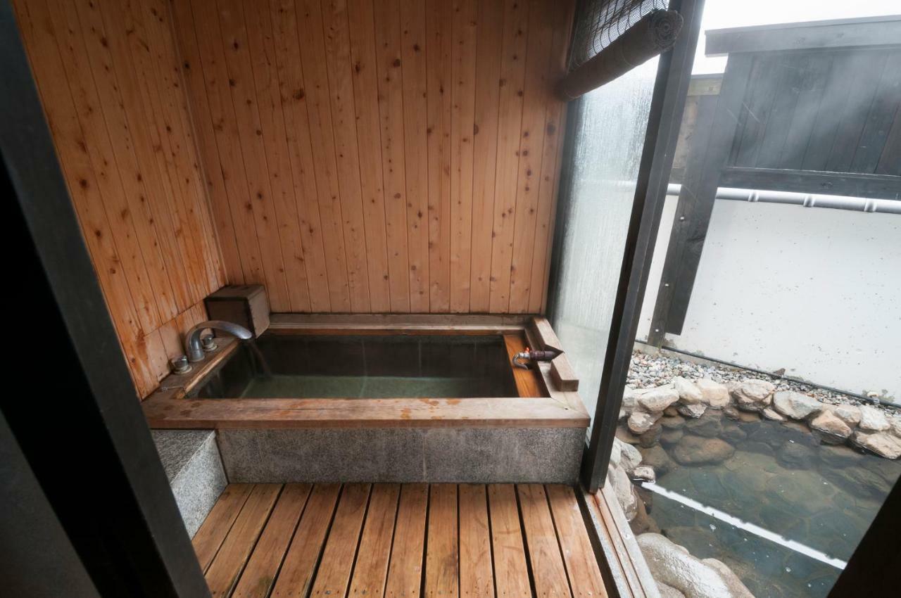 Okada Ryokan Warakutei Takajama Kültér fotó